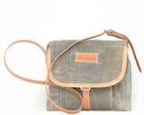 Axelremsväska SUPER, färgad med svarta bönor